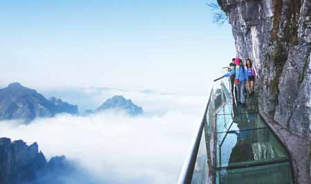 長(zhǎng)沙出發(fā)到張家界玻璃橋云天渡、森林公園、天門(mén)山玻璃棧道往返4天3晚游