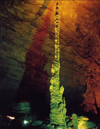 張家界國(guó)家森林公園、大峽谷、玻璃橋、鳳凰古城四日游