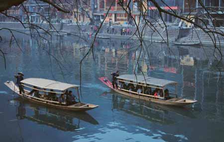 張家界森林公園、袁家界、天子山、大峽谷、玻璃橋、天門山、玻璃棧道、鳳凰古城三晚四日游